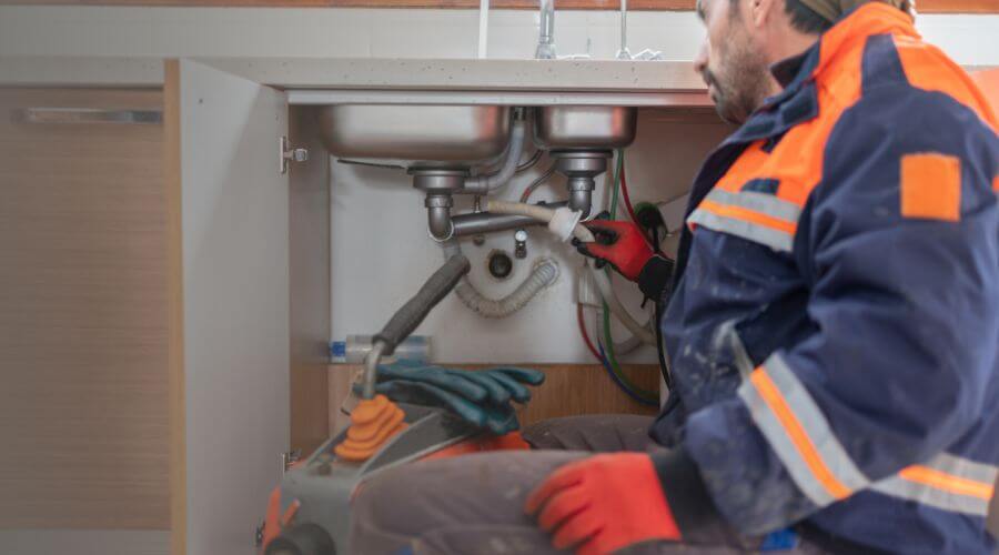 Professional tankless water heater installation services in Kawkawlin, MI